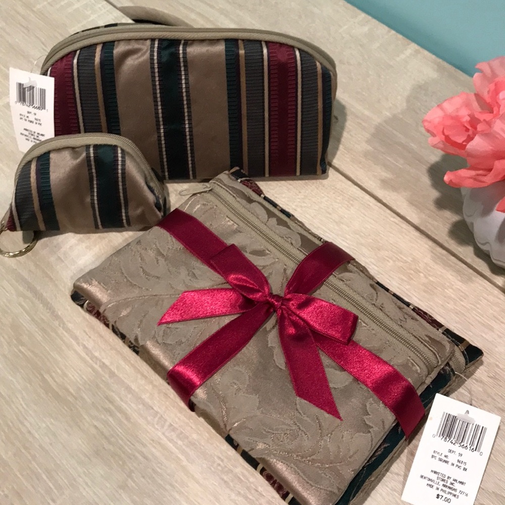New with tags 4 piece makeup bags
